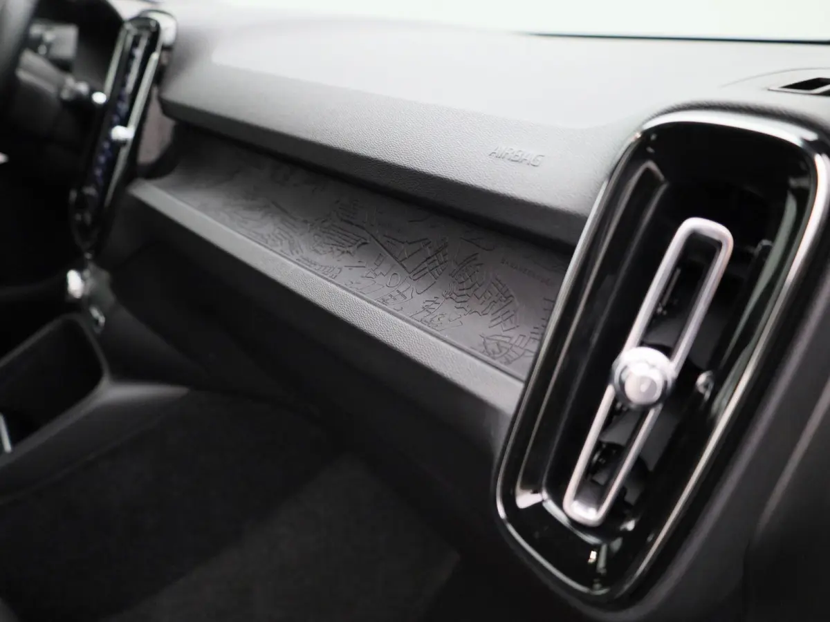 Core | Camera | Navigatie | Climate Control | Apple Carplay/Android Auto |