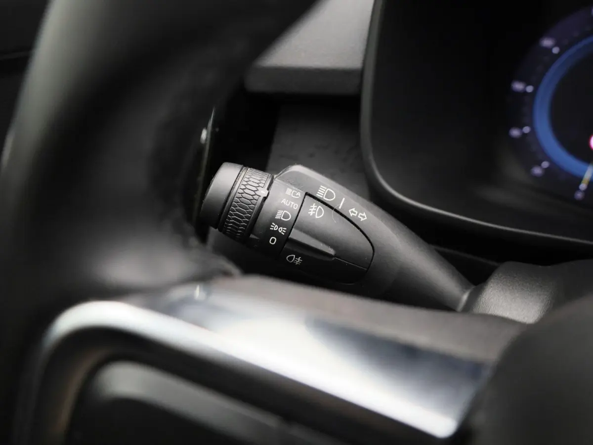 Core | Camera | Navigatie | Climate Control | Apple Carplay/Android Auto |