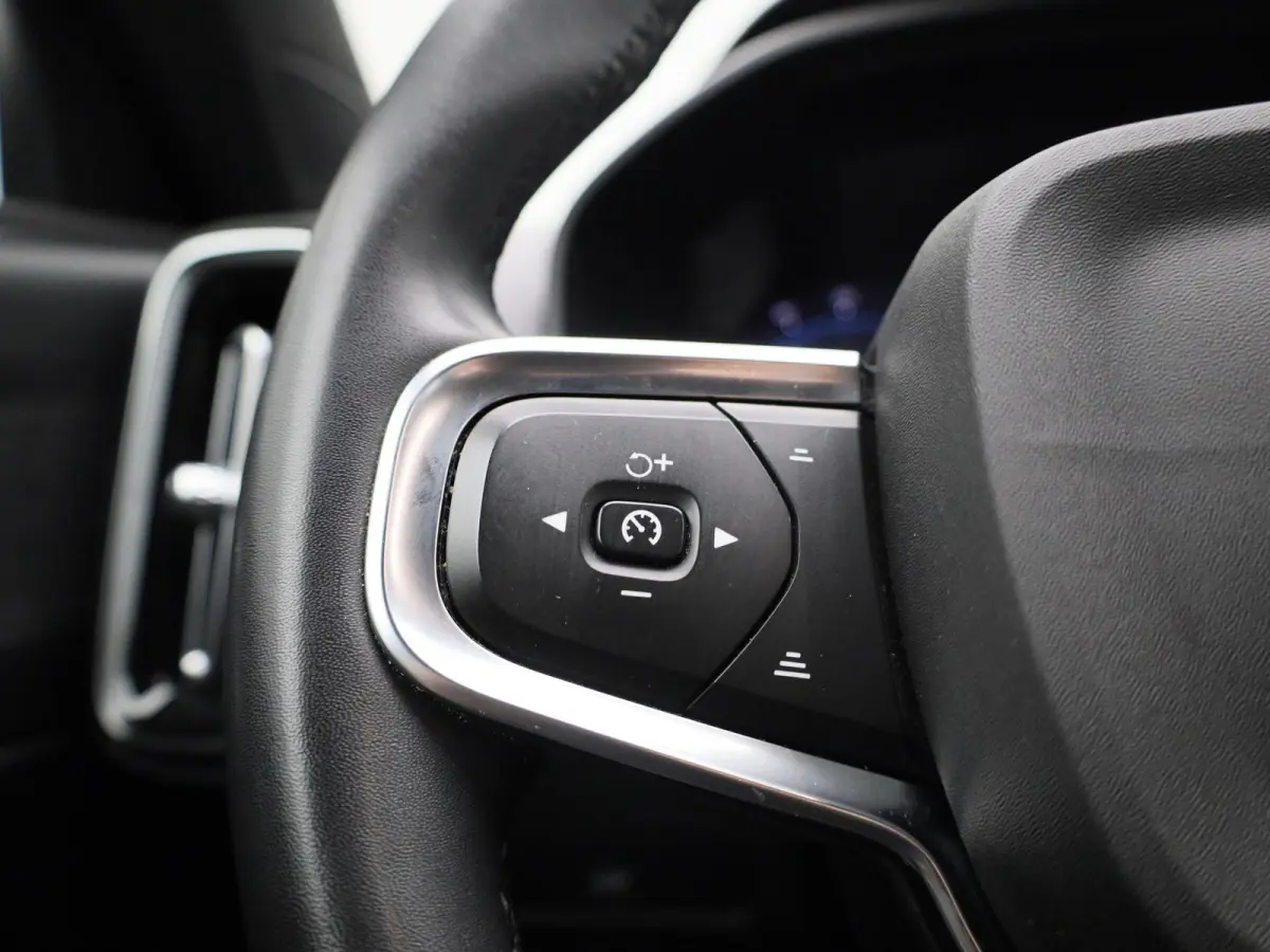 Core | Camera | Navigatie | Climate Control | Apple Carplay/Android Auto |
