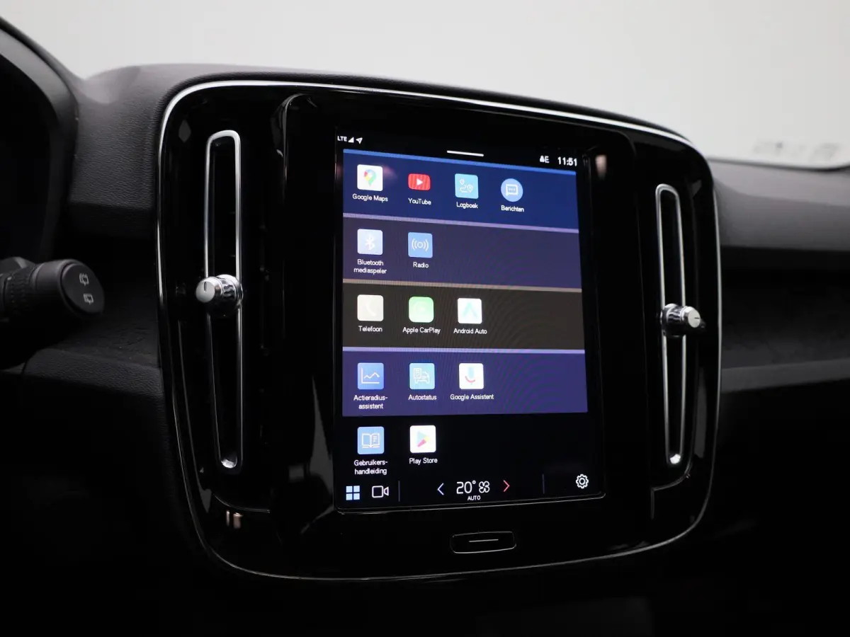Core | Camera | Navigatie | Climate Control | Apple Carplay/Android Auto |
