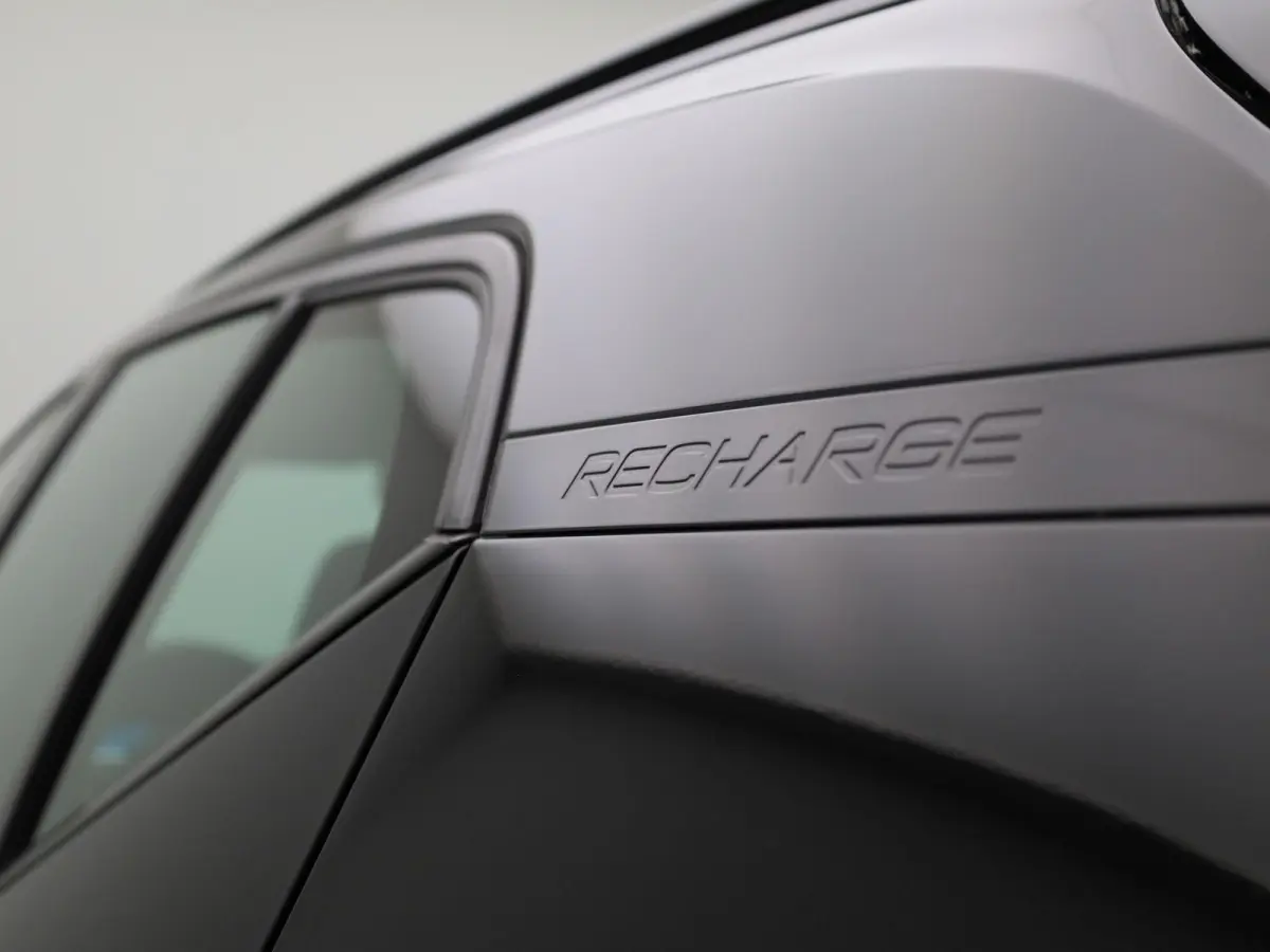 Core | Camera | Navigatie | Climate Control | Apple Carplay/Android Auto |