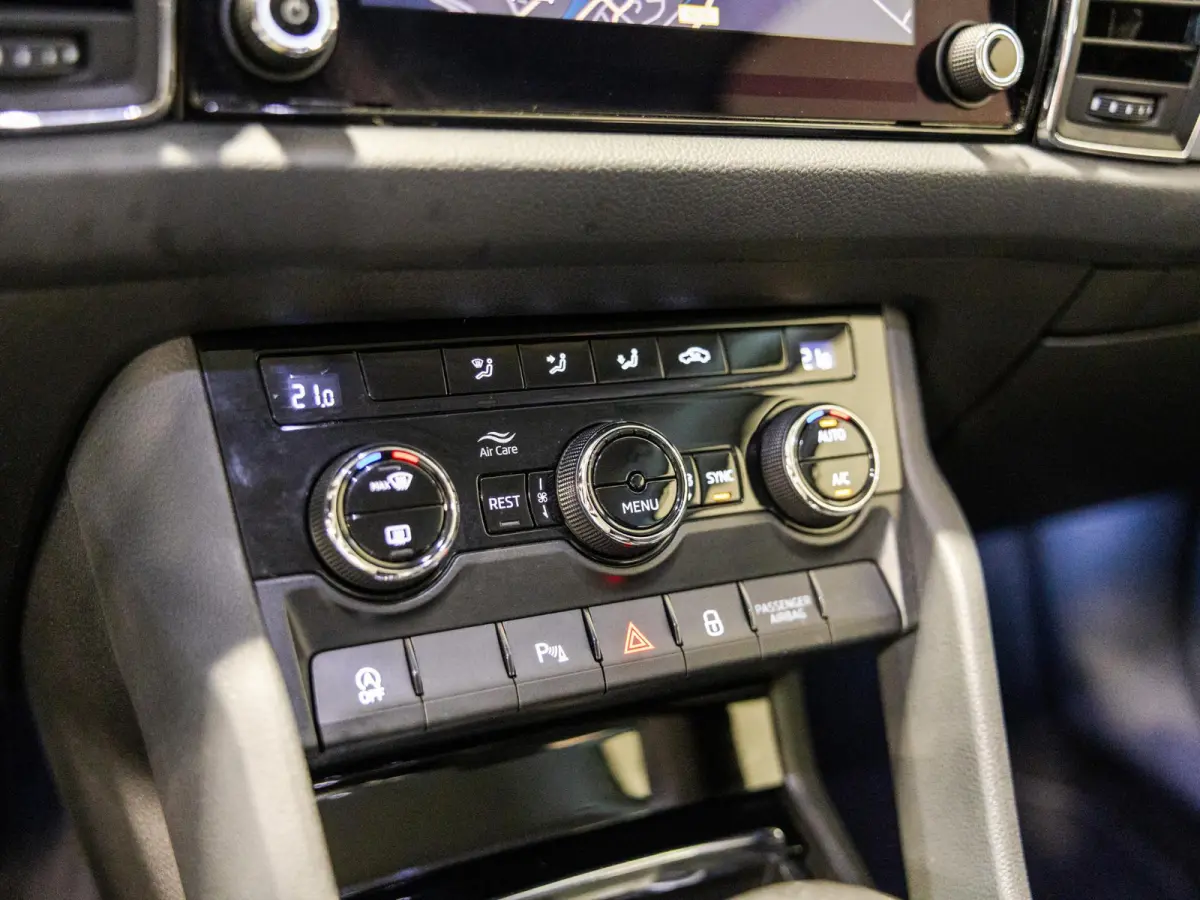 1.5 TSI Business Edition / 150pk / Achteruitrij camera / Dodehoek assistent /