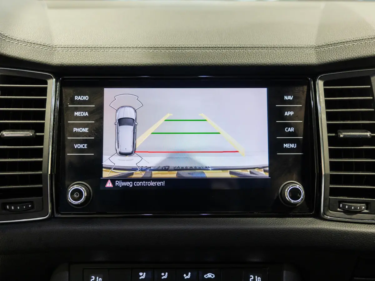 1.5 TSI Business Edition / 150pk / Achteruitrij camera / Dodehoek assistent /