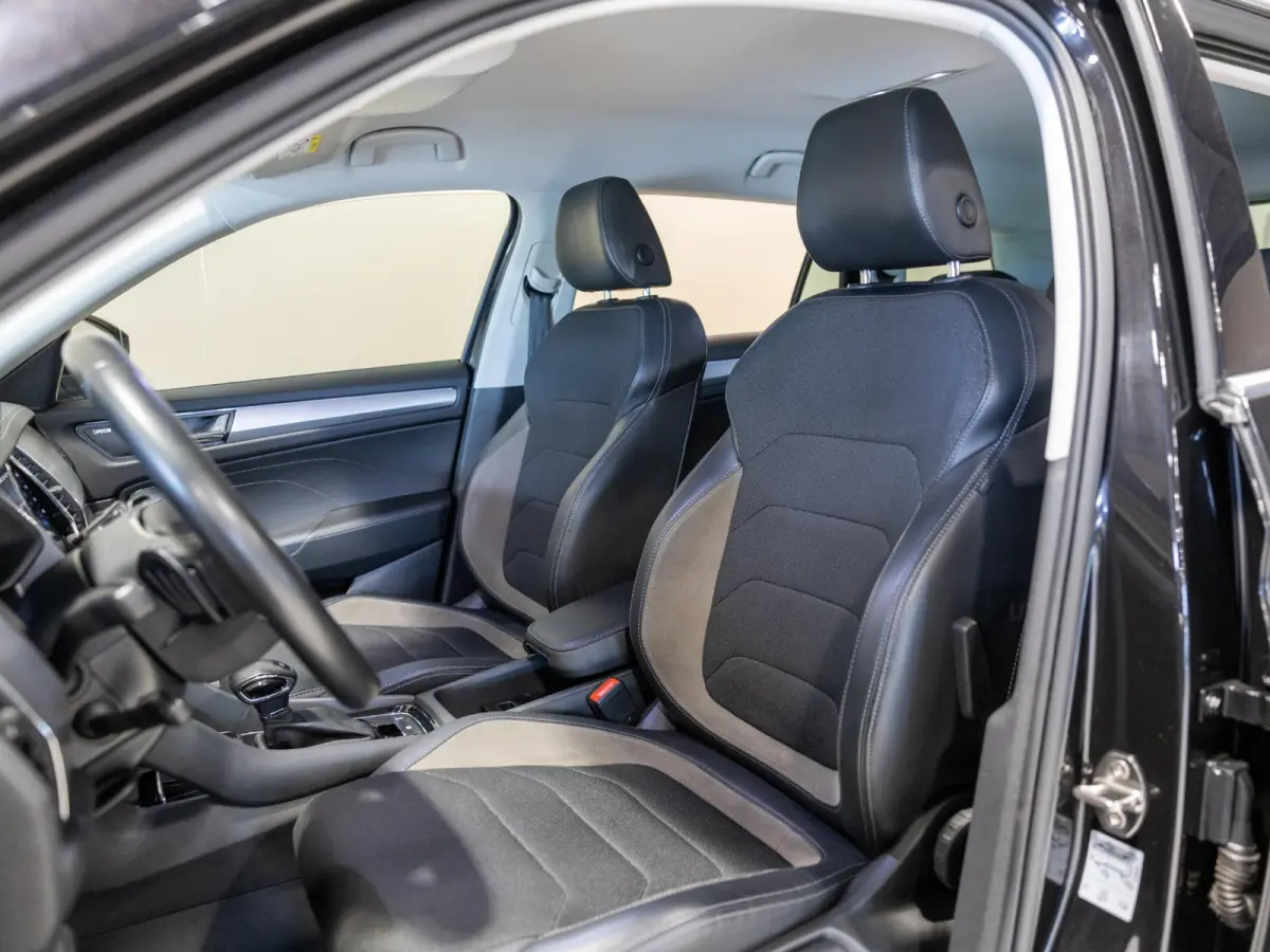 1.5 TSI Business Edition / 150pk / Achteruitrij camera / Dodehoek assistent /
