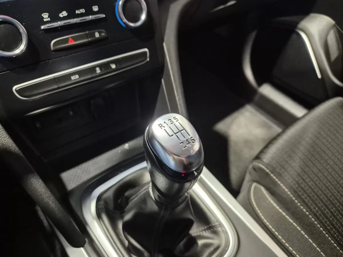 1.3 TCe GT-Line LED | Camera | Carplay-Android | Navi | Cruise