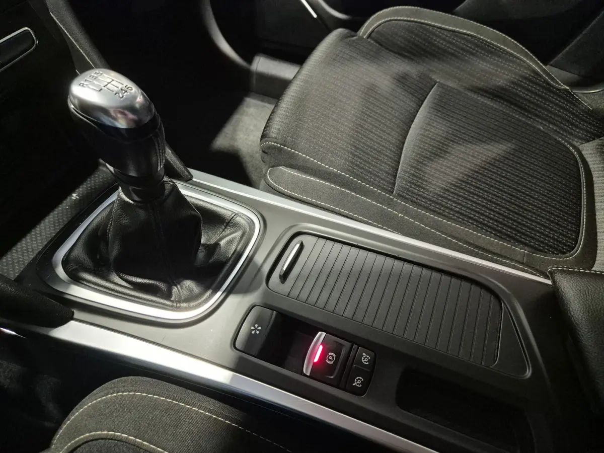 1.3 TCe GT-Line LED | Camera | Carplay-Android | Navi | Cruise