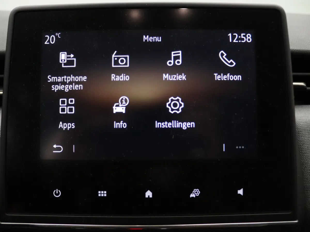 90pk MT Intense Apple Carplay/Android Auto | Climate