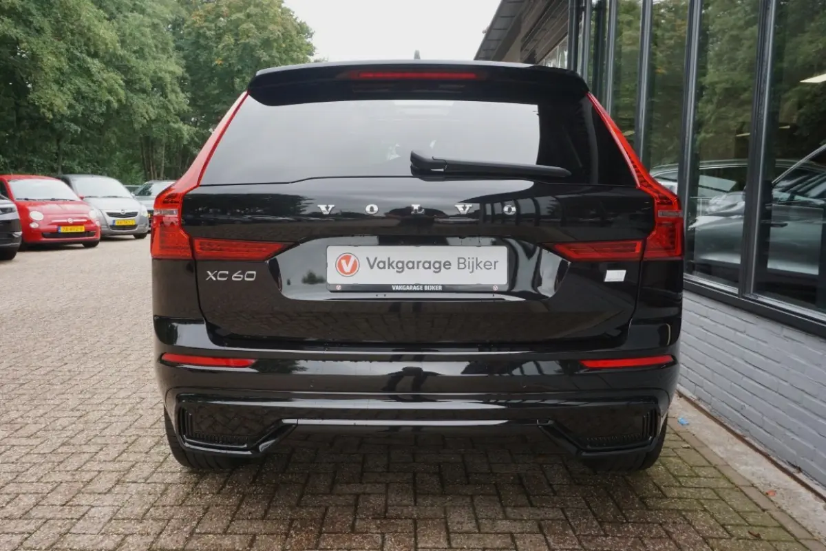 2.0 T8 Plug-in hybrid AWD Ultra Dark