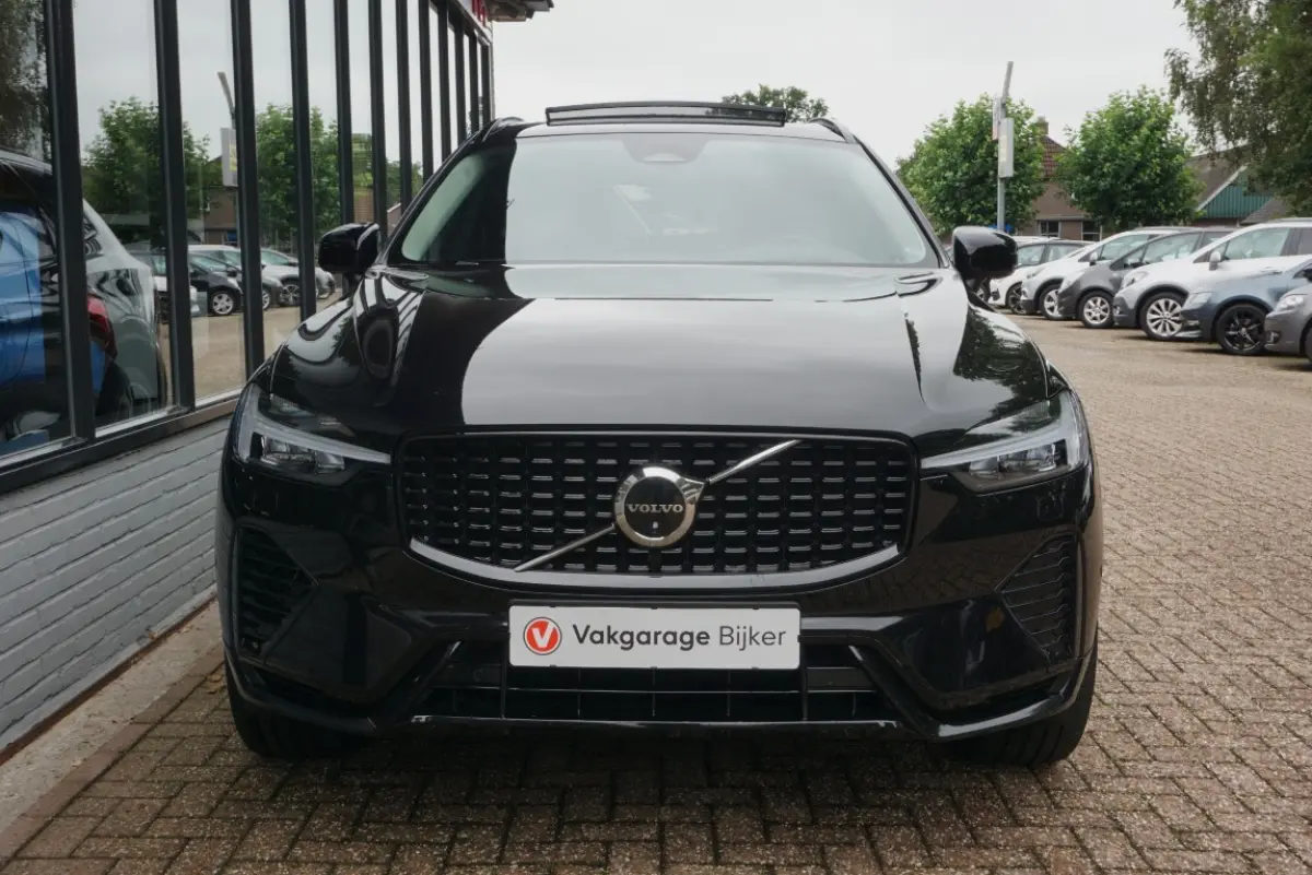 2.0 T8 Plug-in hybrid AWD Ultra Dark