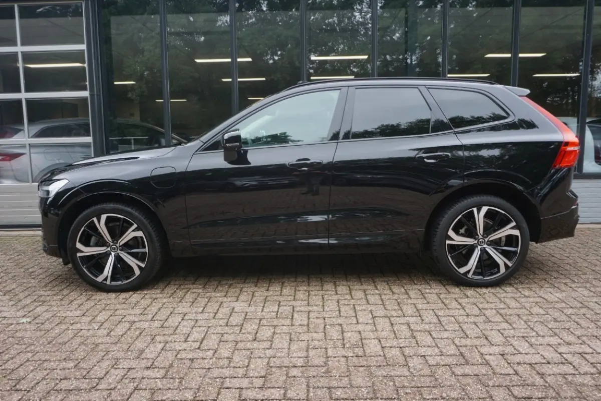 2.0 T8 Plug-in hybrid AWD Ultra Dark