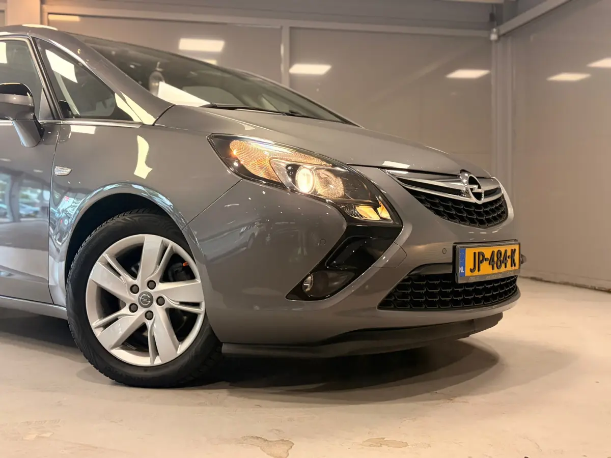 Tourer 1.4 Blitz 7p. | CAMERA | PANODAK | LEER |