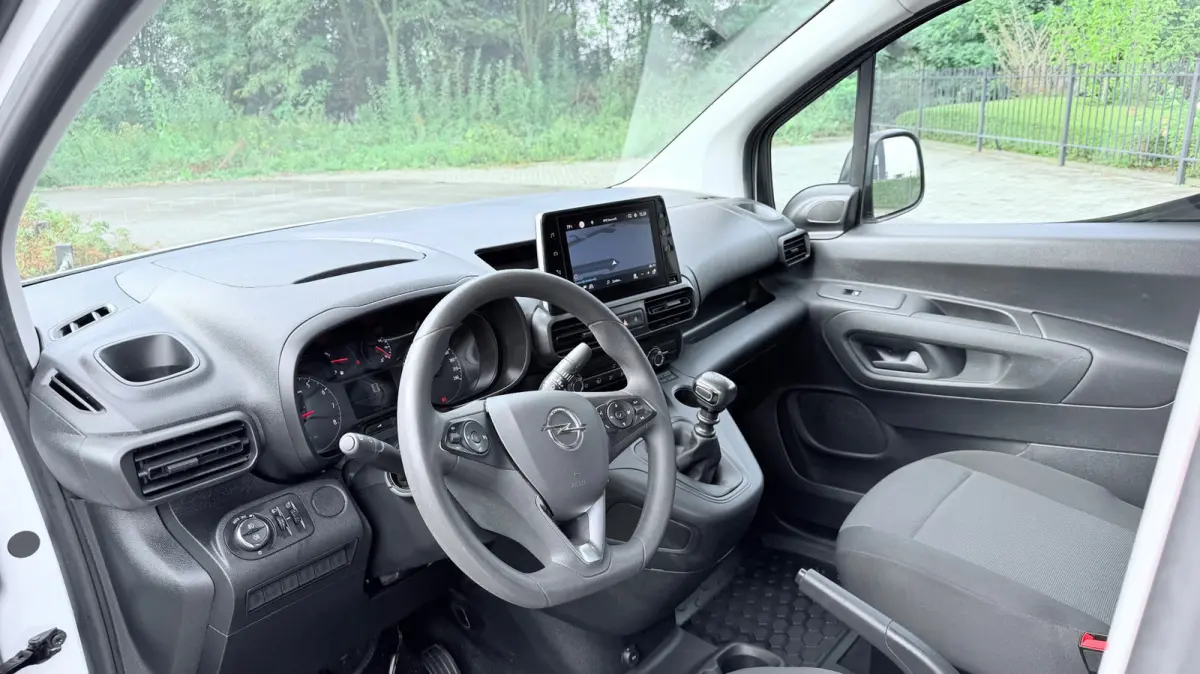 1.5D L2H1 EDITION APPLE CARPLAY AIRCO/ECC NAVIGATIE PDC