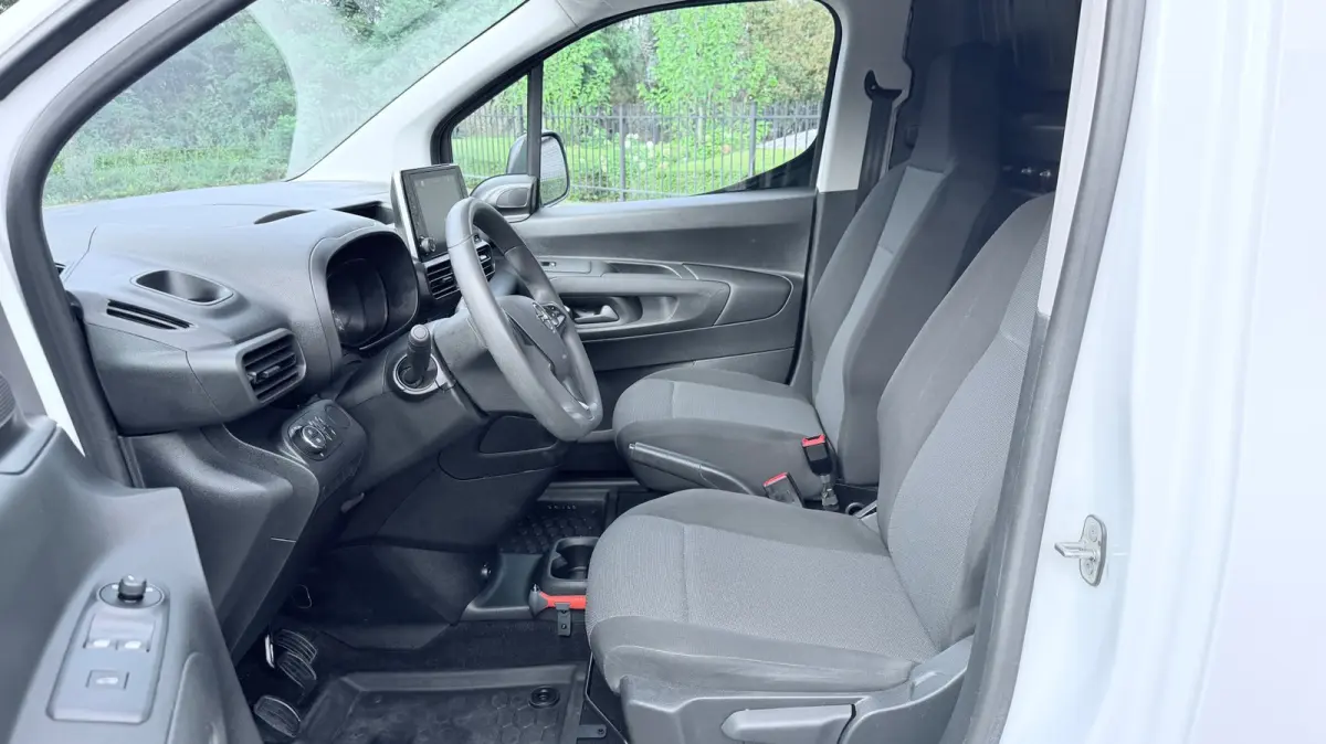 1.5D L2H1 EDITION APPLE CARPLAY AIRCO/ECC NAVIGATIE PDC