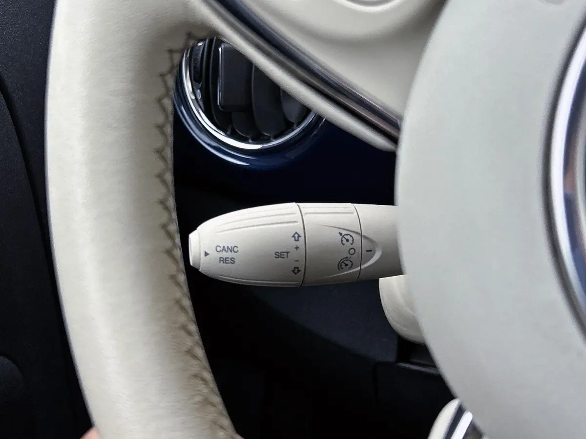0.9 TwinAir Turbo Lounge | Automaat | Elektrisch Schuif-Kanteldak | Navigatie | Lichtmetalen velgen