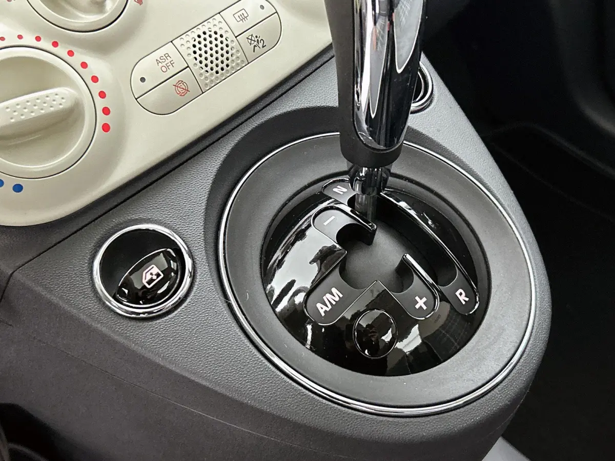 0.9 TwinAir Turbo Lounge | Automaat | Elektrisch Schuif-Kanteldak | Navigatie | Lichtmetalen velgen