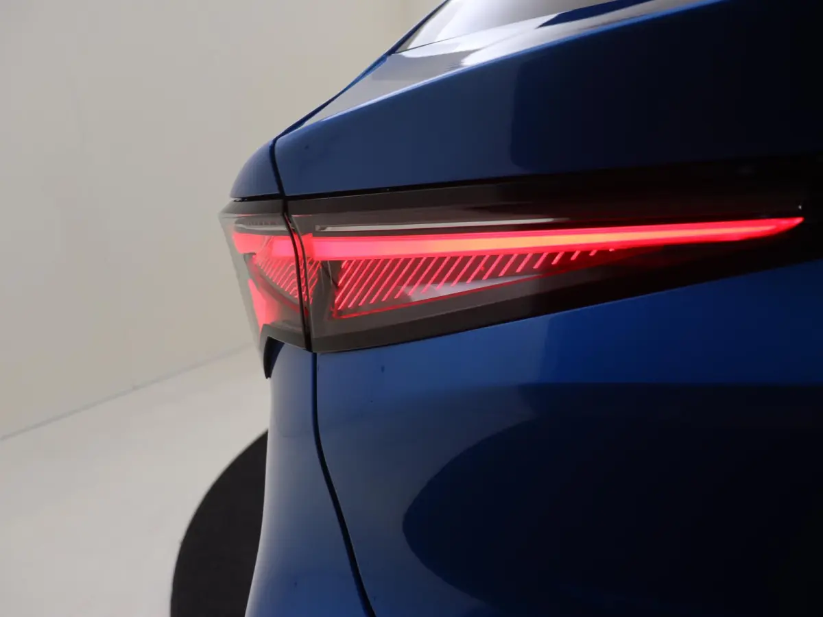 1.2 E-Tech 4x4 Plug-In Hybrid Esprit Alpine 300PK | Google Navigatie | 4-Control | Stoel- en Stuurverwarming | Elektrische Achterklep | 360 Camera | Apple CarPlay & Android Auto
