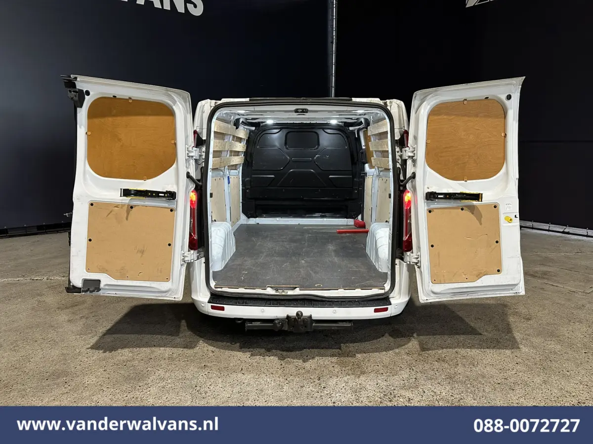 2.0 TDCI 130pk L2H1 Euro6 Airco | Navigatie | 2800kg Trekhaak | LED | Apple Carplay Cruisecontrol, Stoelverwarming, verwarmde Voorruit, LM Velgen, Parkeersensoren, Bijrijdersbank
