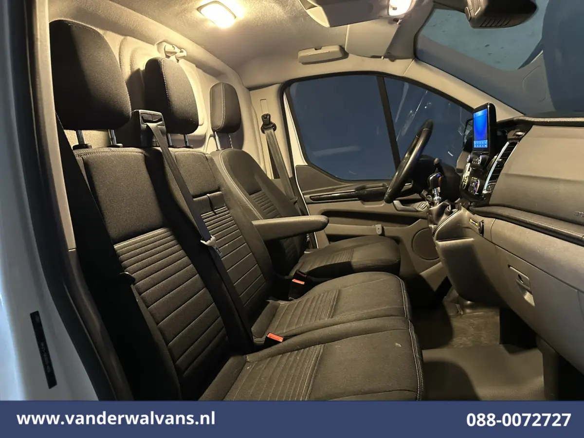 2.0 TDCI 130pk L2H1 Euro6 Airco | Navigatie | 2800kg Trekhaak | LED | Apple Carplay Cruisecontrol, Stoelverwarming, verwarmde Voorruit, LM Velgen, Parkeersensoren, Bijrijdersbank