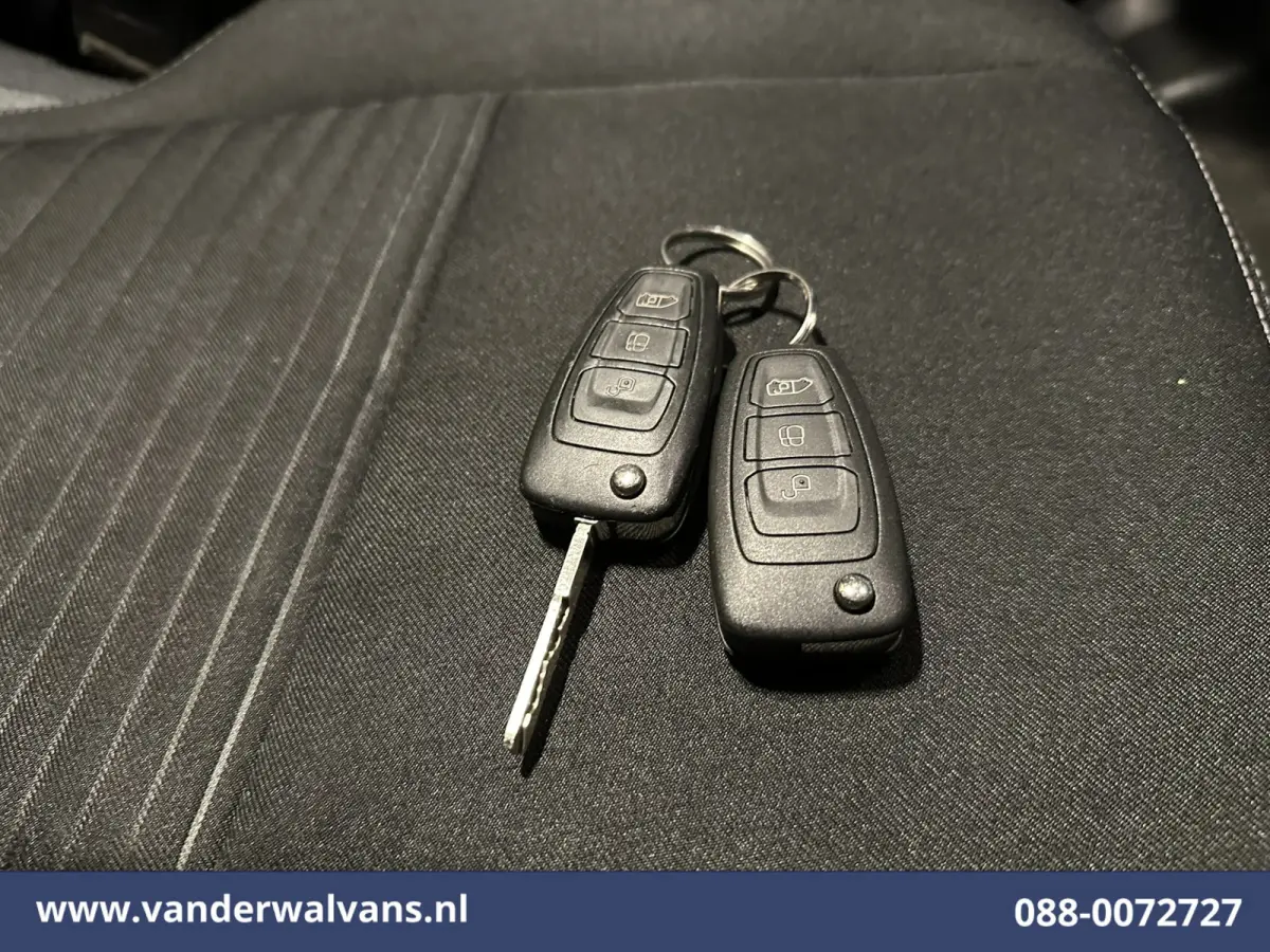 2.0 TDCI 130pk L2H1 Euro6 Airco | Navigatie | 2800kg Trekhaak | LED | Apple Carplay Cruisecontrol, Stoelverwarming, verwarmde Voorruit, LM Velgen, Parkeersensoren, Bijrijdersbank