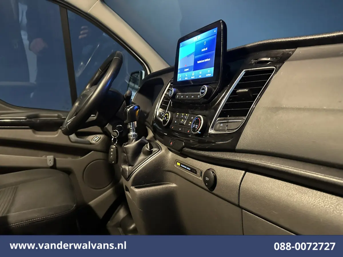2.0 TDCI 130pk L2H1 Euro6 Airco | Navigatie | 2800kg Trekhaak | LED | Apple Carplay Cruisecontrol, Stoelverwarming, verwarmde Voorruit, LM Velgen, Parkeersensoren, Bijrijdersbank