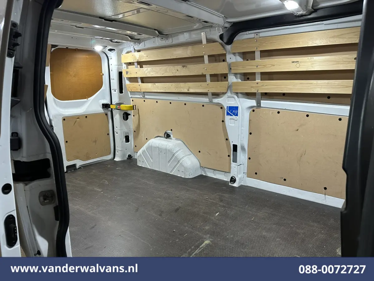 2.0 TDCI 130pk L2H1 Euro6 Airco | Navigatie | 2800kg Trekhaak | LED | Apple Carplay Cruisecontrol, Stoelverwarming, verwarmde Voorruit, LM Velgen, Parkeersensoren, Bijrijdersbank