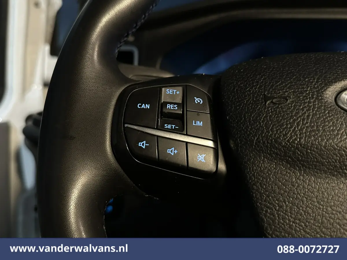 2.0 TDCI 130pk L2H1 Euro6 Airco | Navigatie | 2800kg Trekhaak | LED | Apple Carplay Cruisecontrol, Stoelverwarming, verwarmde Voorruit, LM Velgen, Parkeersensoren, Bijrijdersbank