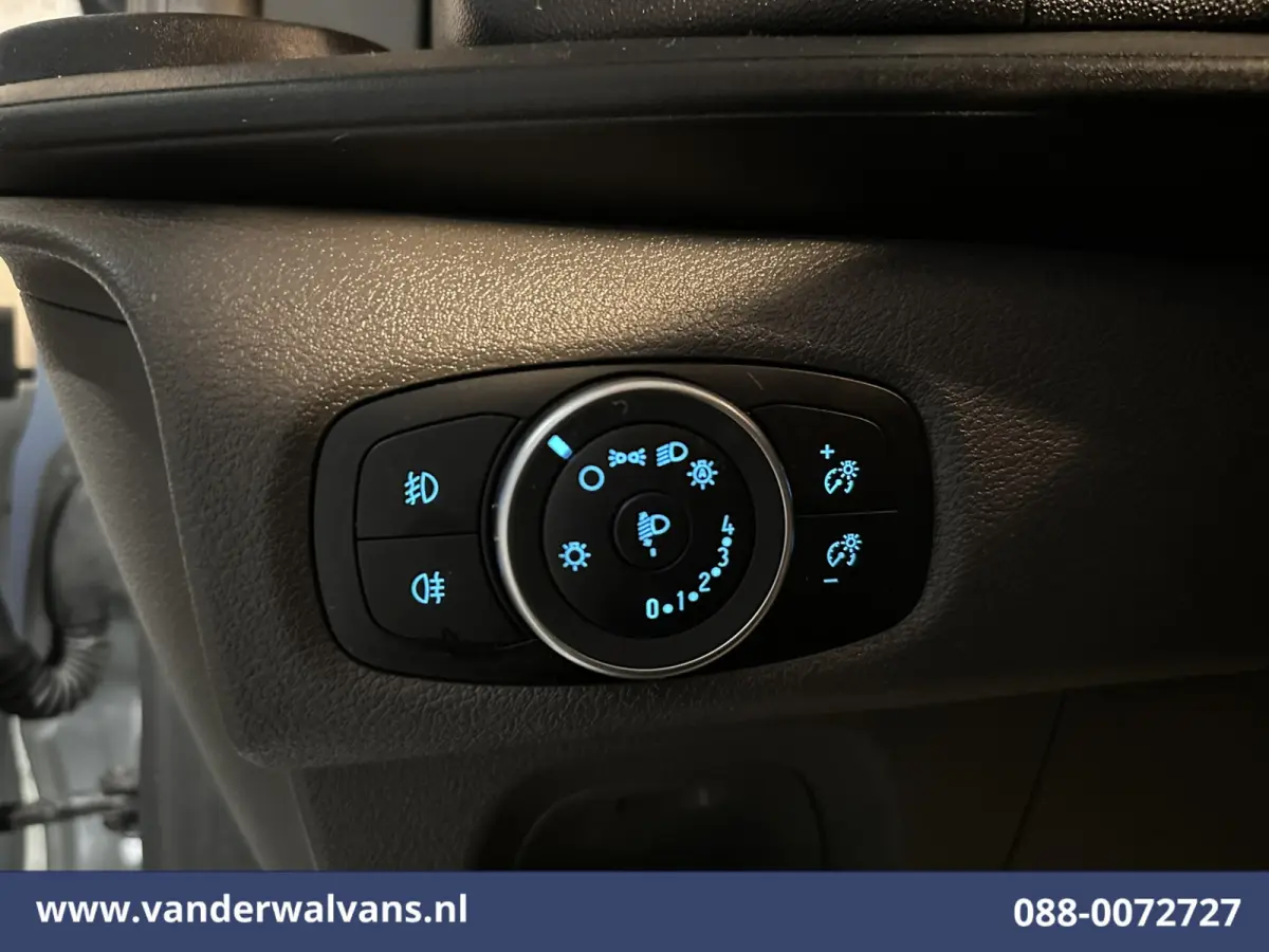 2.0 TDCI 130pk L2H1 Euro6 Airco | Navigatie | 2800kg Trekhaak | LED | Apple Carplay Cruisecontrol, Stoelverwarming, verwarmde Voorruit, LM Velgen, Parkeersensoren, Bijrijdersbank