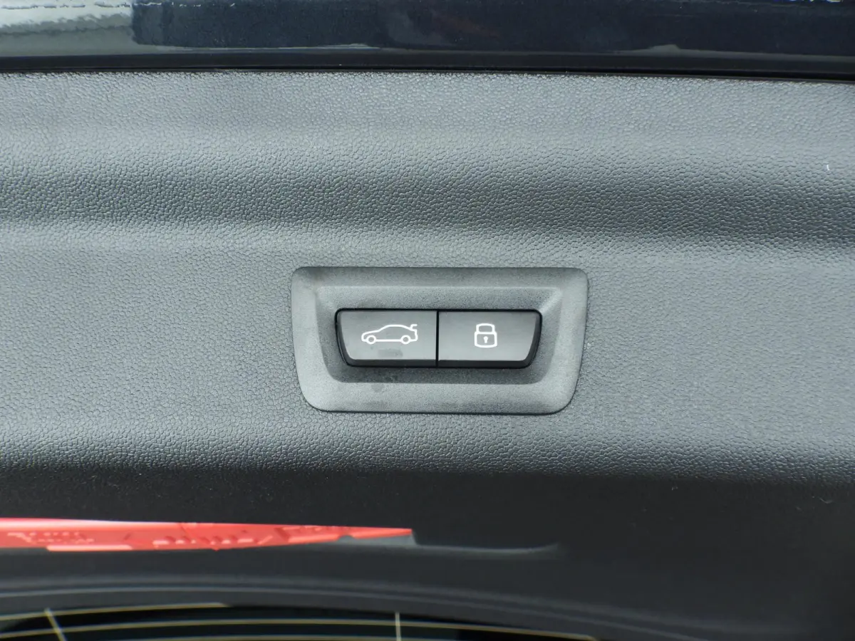 1.5 C John Cooper Works | Stuurwielrand verwarmd | Panoramadak | Elektrisch verstelbare stoelen | Driving Assistant Professional | Stoelverwarming | Harman-Kardon |