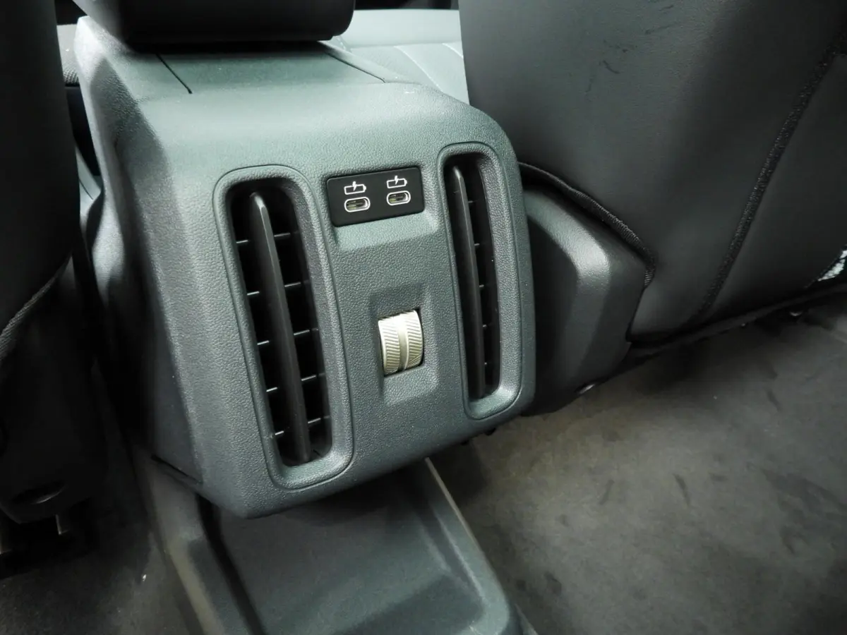 1.5 C John Cooper Works | Stuurwielrand verwarmd | Panoramadak | Elektrisch verstelbare stoelen | Driving Assistant Professional | Stoelverwarming | Harman-Kardon |