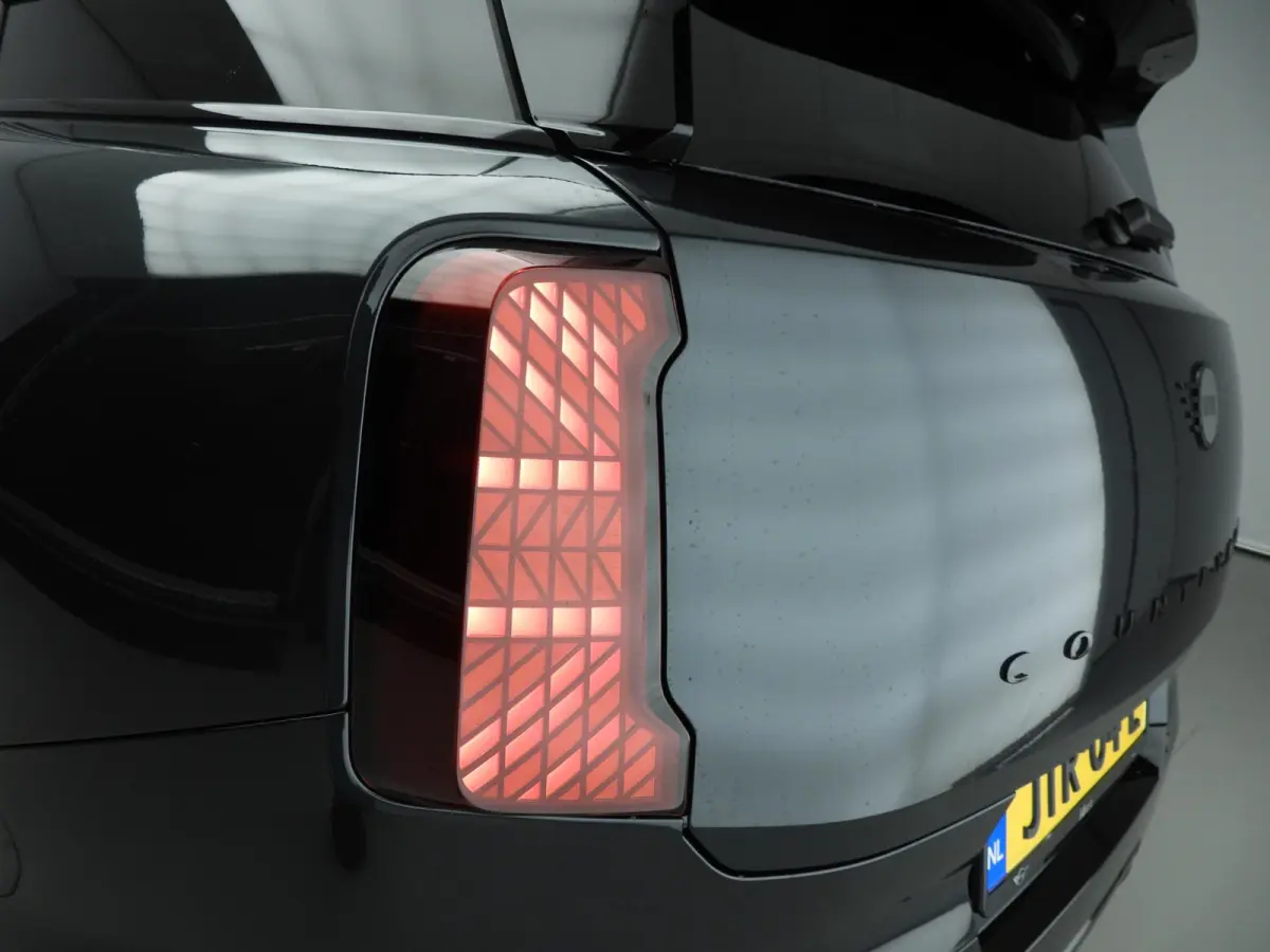 1.5 C John Cooper Works | Stuurwielrand verwarmd | Panoramadak | Elektrisch verstelbare stoelen | Driving Assistant Professional | Stoelverwarming | Harman-Kardon |