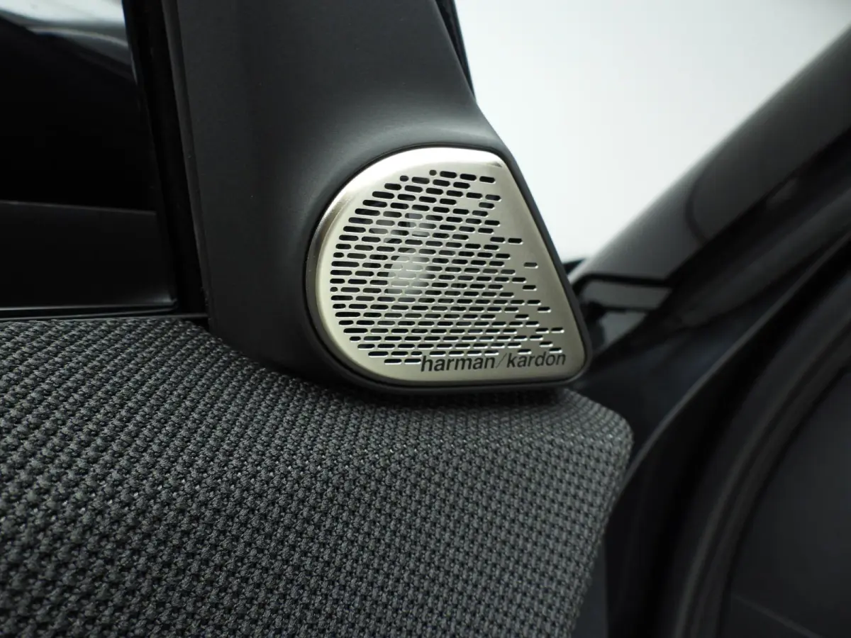 1.5 C John Cooper Works | Stuurwielrand verwarmd | Panoramadak | Elektrisch verstelbare stoelen | Driving Assistant Professional | Stoelverwarming | Harman-Kardon |