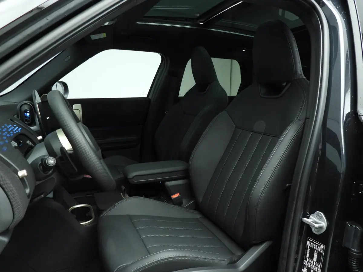 1.5 C John Cooper Works | Stuurwielrand verwarmd | Panoramadak | Elektrisch verstelbare stoelen | Driving Assistant Professional | Stoelverwarming | Harman-Kardon |