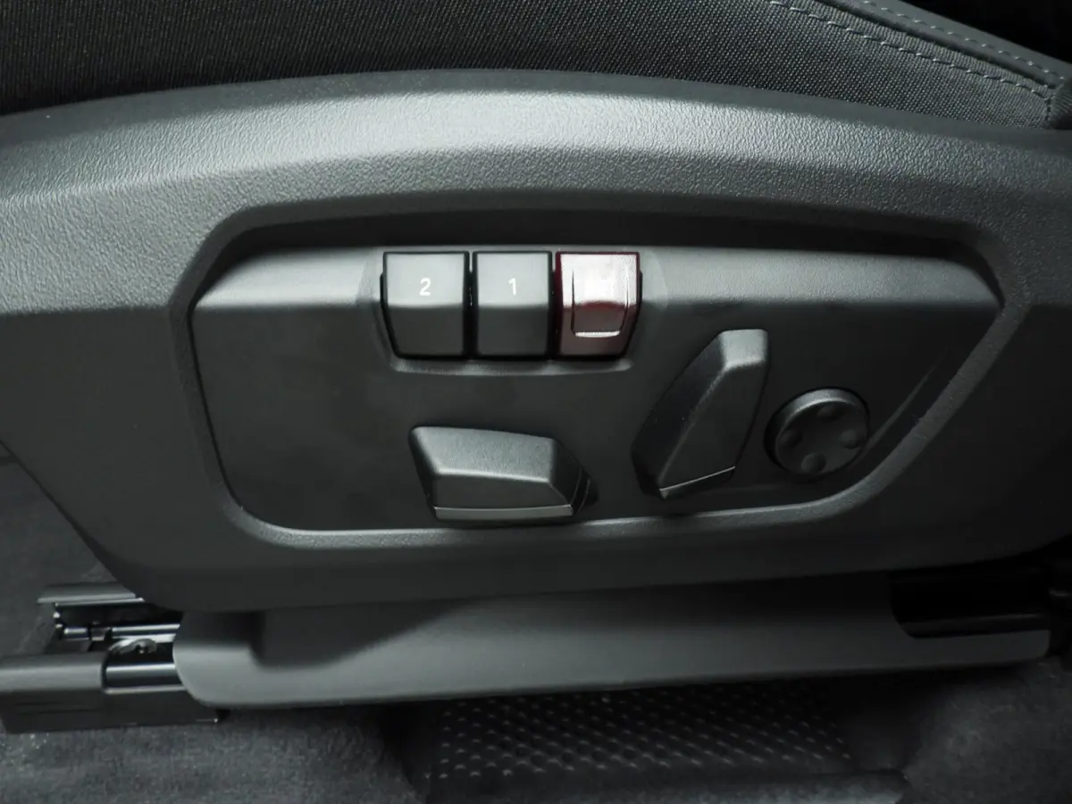 1.5 C John Cooper Works | Stuurwielrand verwarmd | Panoramadak | Elektrisch verstelbare stoelen | Driving Assistant Professional | Stoelverwarming | Harman-Kardon |