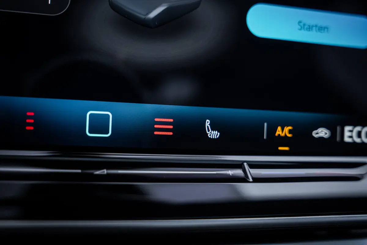 Pro Limited Edition Plus | 'App-Connect' draadloze smartphone integratie | Achterbank in ongelijke delen neerklapbaar incl. middenarmsteun en doorlaadmogelijkheid | Achterklep, elektrisch , 