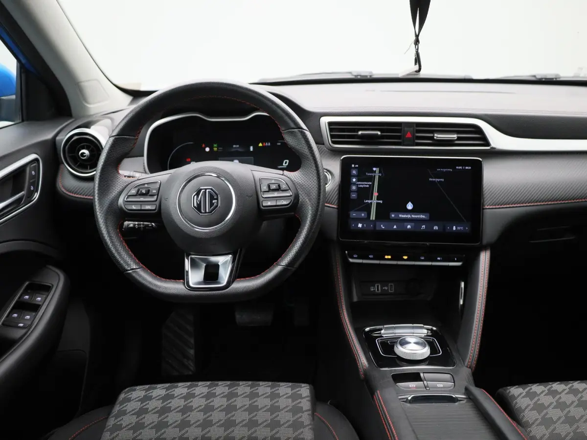 EV Standard Range Comfort 50 kWh | CAMERA | STOELVERWARMING | NAVIGATIE