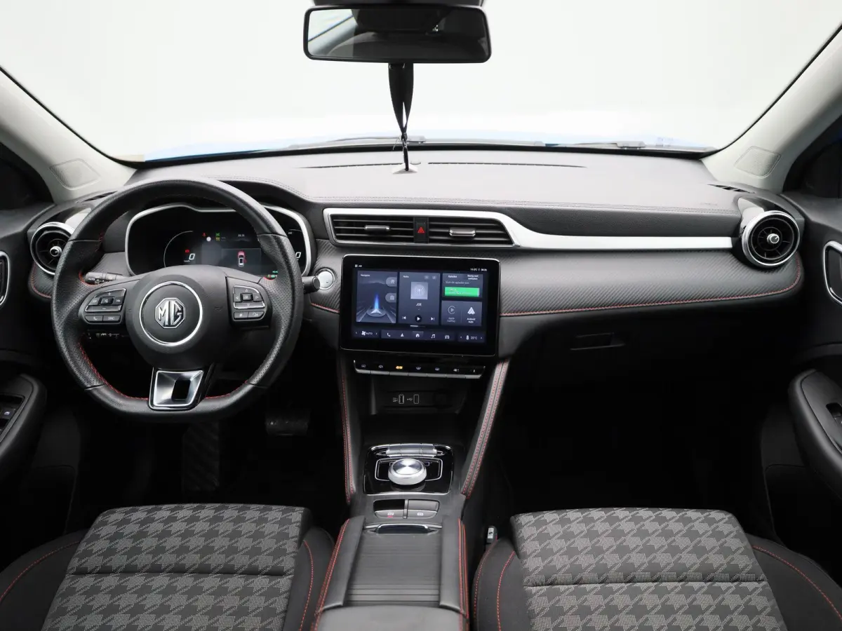 EV Standard Range Comfort 50 kWh | CAMERA | STOELVERWARMING | NAVIGATIE