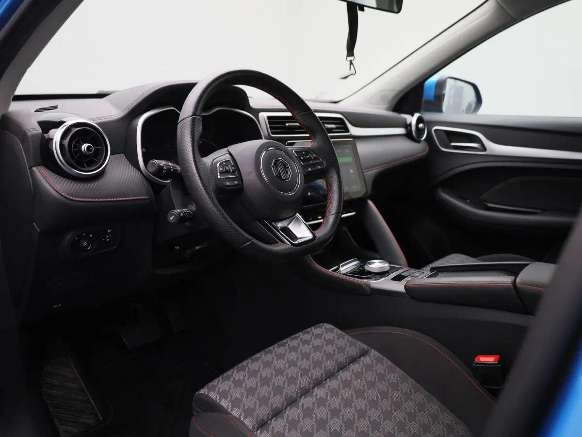 EV Standard Range Comfort 50 kWh | CAMERA | STOELVERWARMING | NAVIGATIE