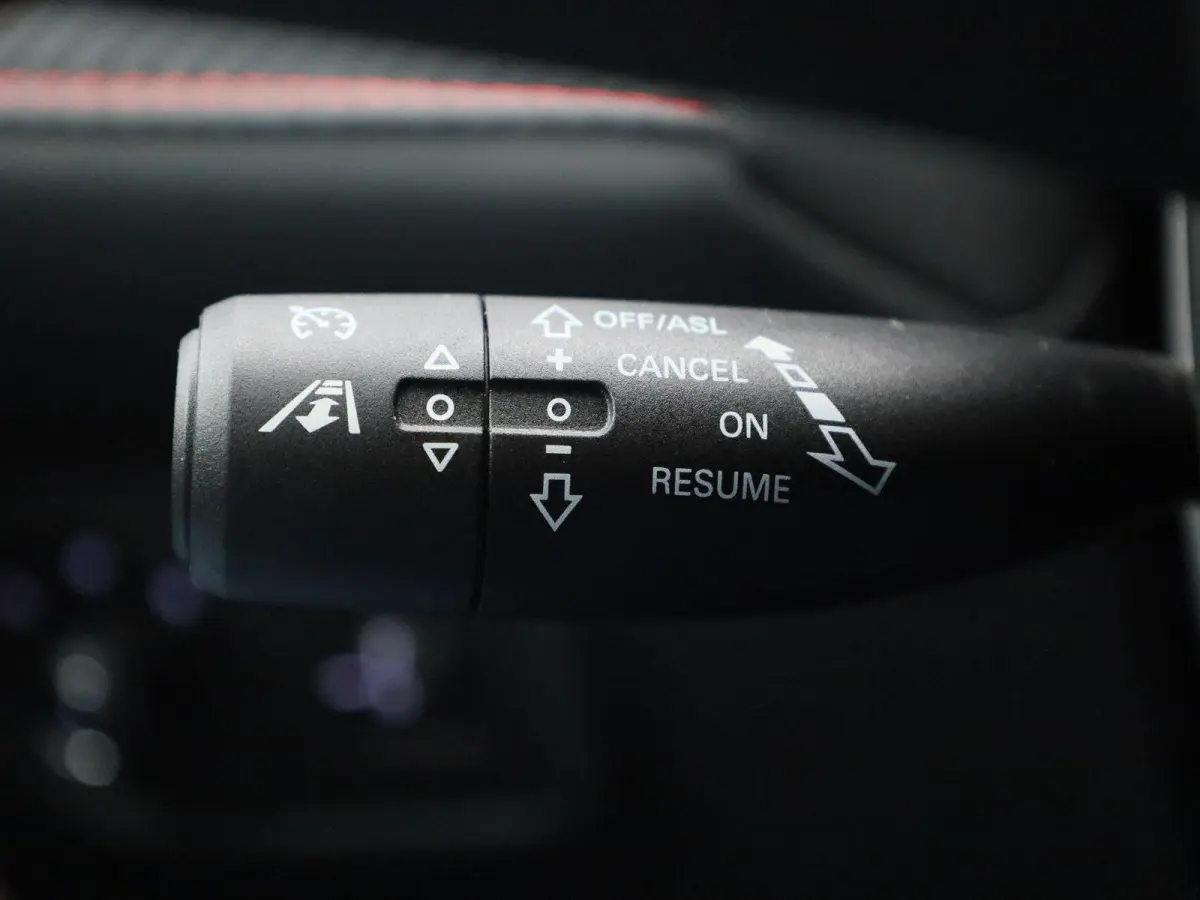 EV Standard Range Comfort 50 kWh | CAMERA | STOELVERWARMING | NAVIGATIE