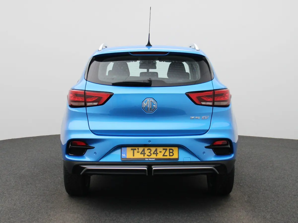 EV Standard Range Comfort 50 kWh | CAMERA | STOELVERWARMING | NAVIGATIE