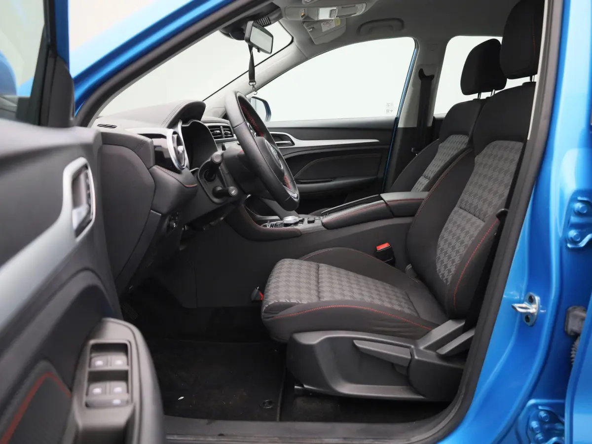 EV Standard Range Comfort 50 kWh | CAMERA | STOELVERWARMING | NAVIGATIE