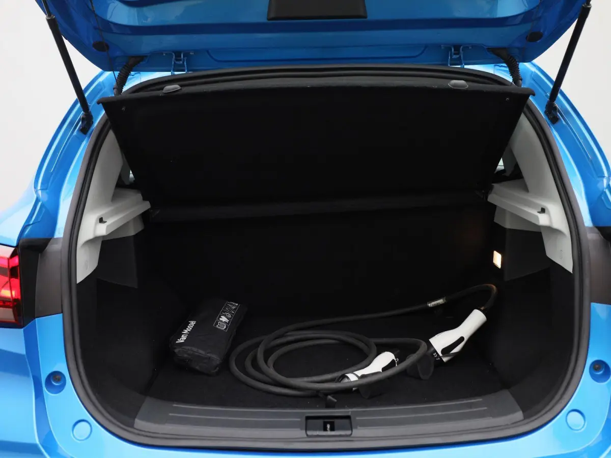 EV Standard Range Comfort 50 kWh | CAMERA | STOELVERWARMING | NAVIGATIE