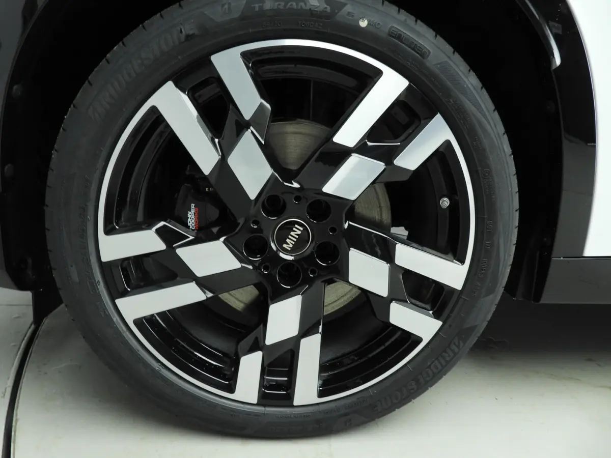 2.0 S John Cooper Works ALL4 John Cooper Works | pakket L | Panoramadak | Harman-Kardon | Driving Assistant Plus | Stoelverwarming | Comfort Access |