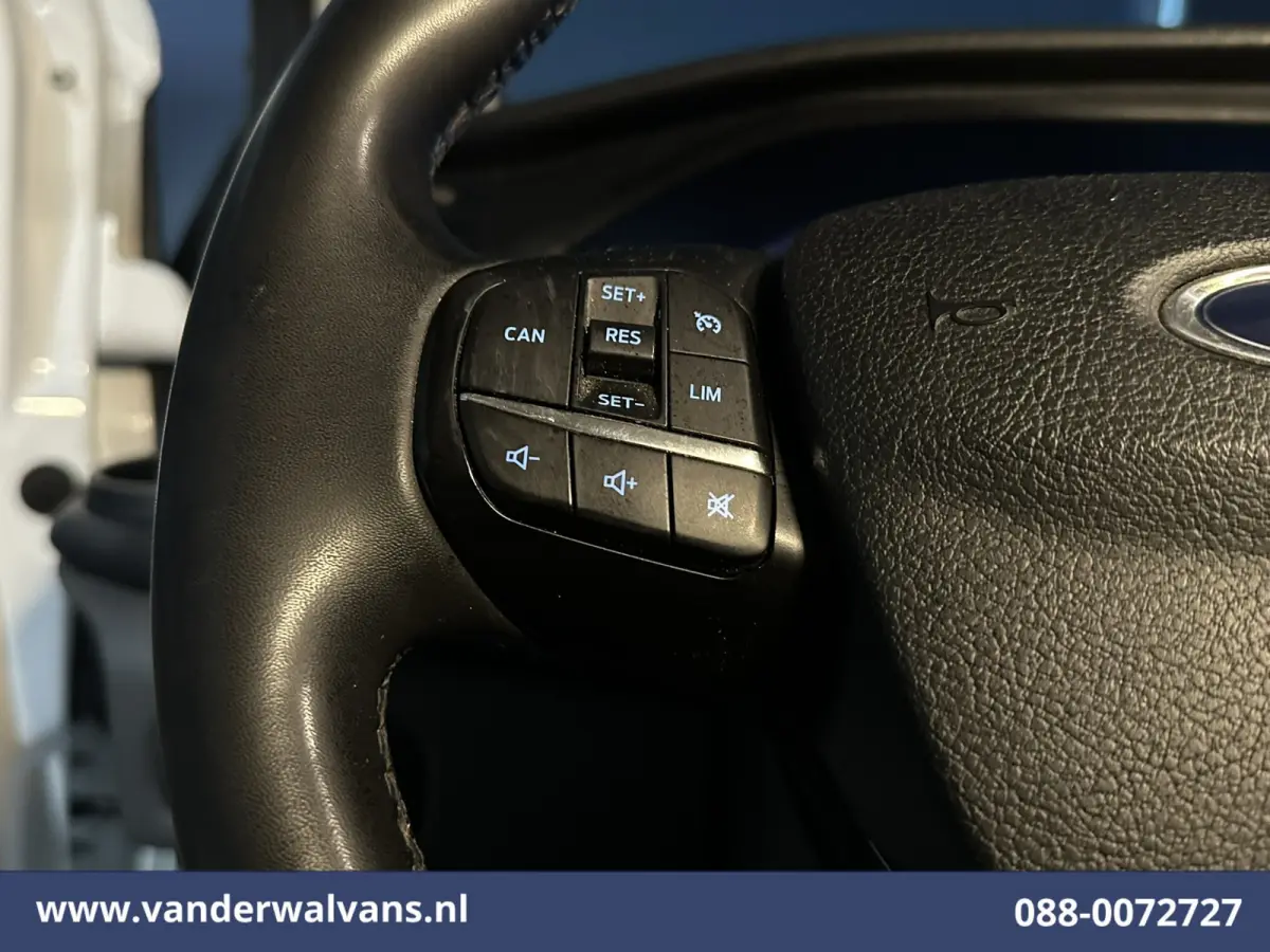 2.0 TDCI L2H1 Euro6 Airco | Camera | Navigatie | Cruisecontrol | LED | Stoelverwarming | Parkeersensoren Bijrijdersbank, Verwarmde voorruit