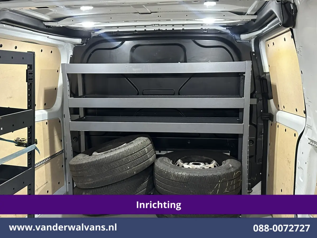 2.0 TDCI L2H1 Inrichting Euro6 Airco | Camera | Navigatie | Cruisecontrol | LED | Stoelverwarming | Parkeersensoren Bijrijdersbank, Verwarmde voorruit