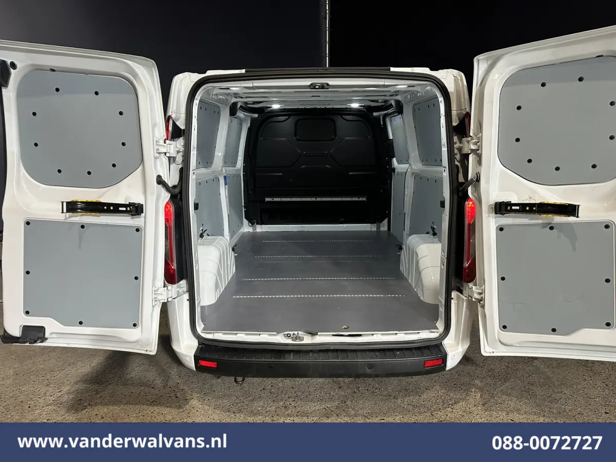 2.0 TDCI L2H1 Euro6 Airco | Camera | Navigatie | Cruisecontrol | LED | Stoelverwarming | Parkeersensoren Bijrijdersbank, Verwarmde voorruit