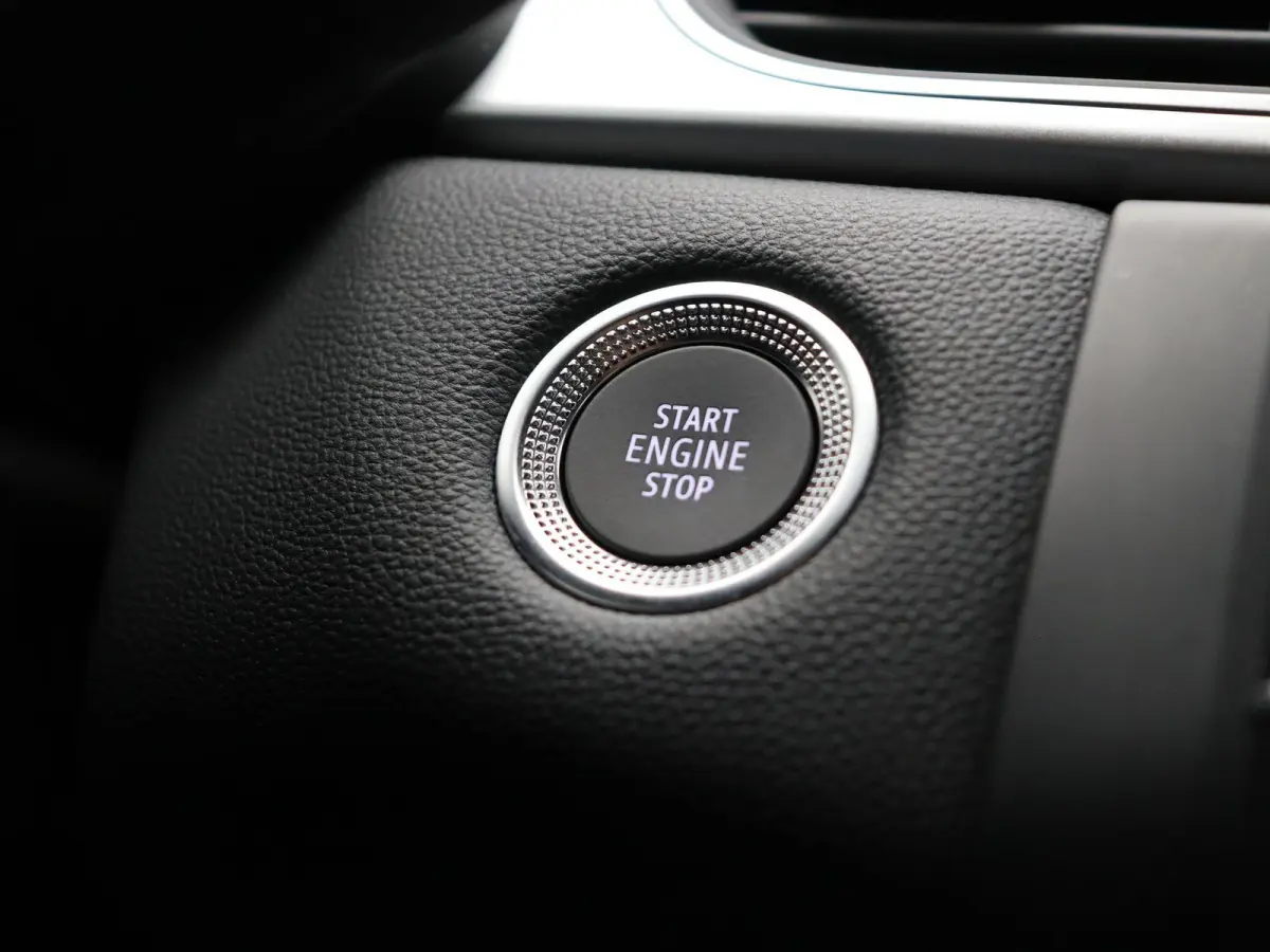 TCe 90pk Techno | Navigatie | Achteruitrijcamera | Parkeersensoren voor en achter | Climate control |