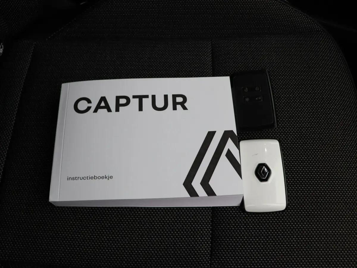 TCe 90pk Techno | Navigatie | Achteruitrijcamera | Parkeersensoren voor en achter | Climate control |