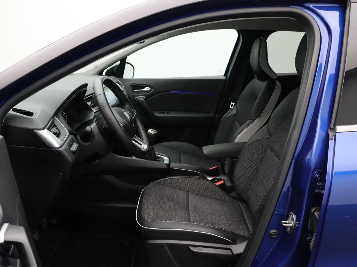 TCe 90pk Techno | Navigatie | Achteruitrijcamera | Parkeersensoren voor en achter | Climate control |