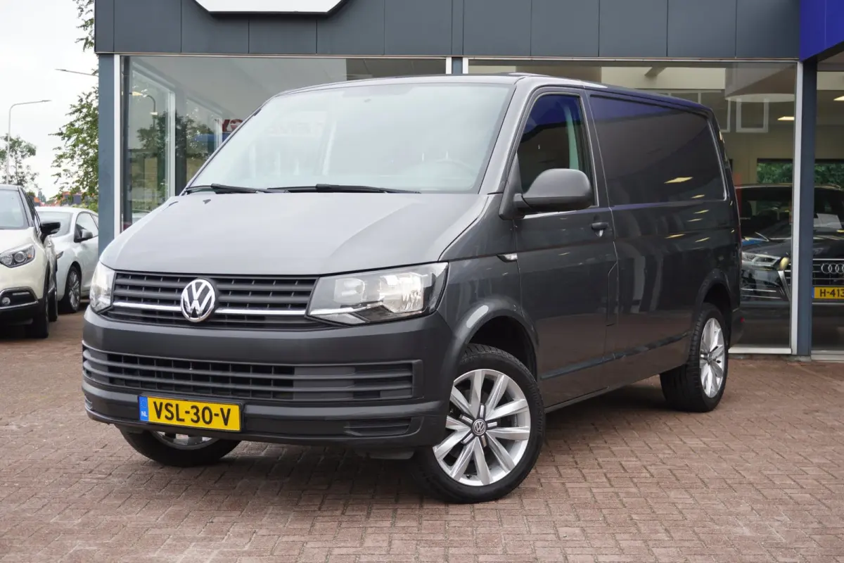 2.0 TDI L1H2 Highline | 3 zitter | Carplay | LM velgen | Vol opties | Elek. pakket | Inruil mogelijk