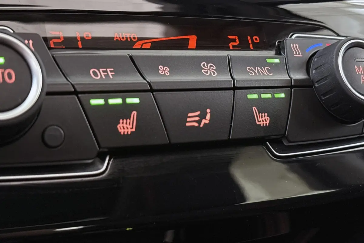 sDrive18i Executive Sport Line Panoramadak Trekhaak Groot Navi Stoelverwarming